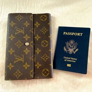 SOLD ✅ Authentic Louis Vuitton Passport Clutch